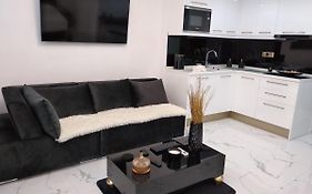 Despina'S Palace Apt Downtown